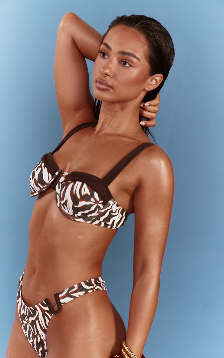 Marron Haut De Bikini À Armatures Avec Barre En U Et Imprimé Contrasté Chocolat