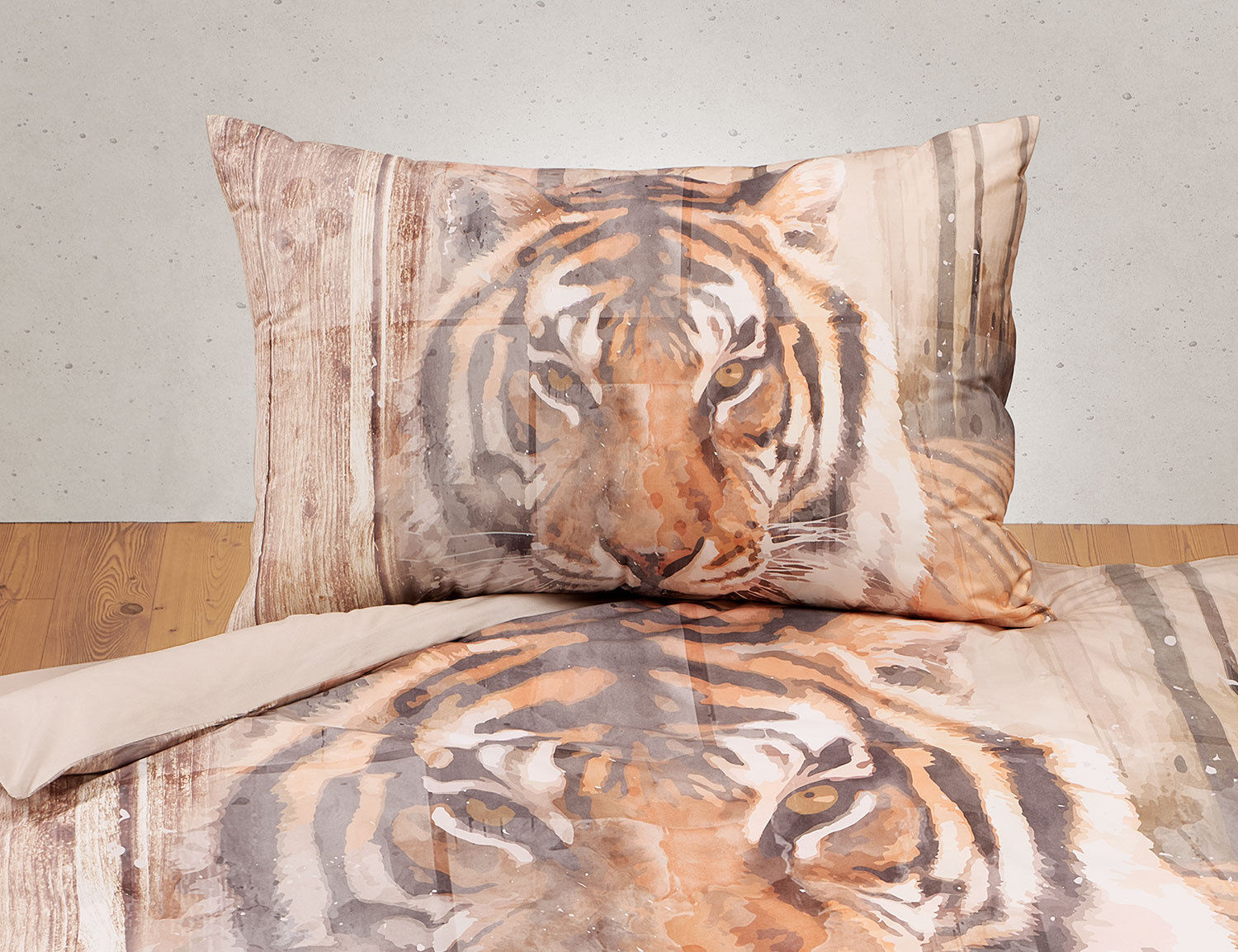 Bettwäsche mit Tiger auf hellem Untergrund