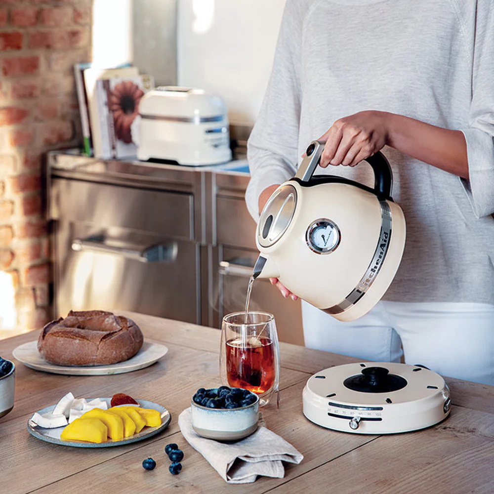 Bouilloire artisan 1.5L crème Kitchenaid