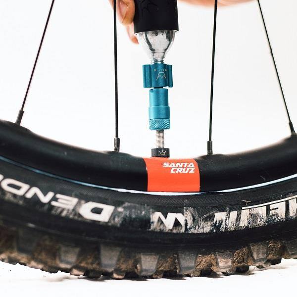 Peaty's Holeshot CO2 Tyre Inflator 16 g.