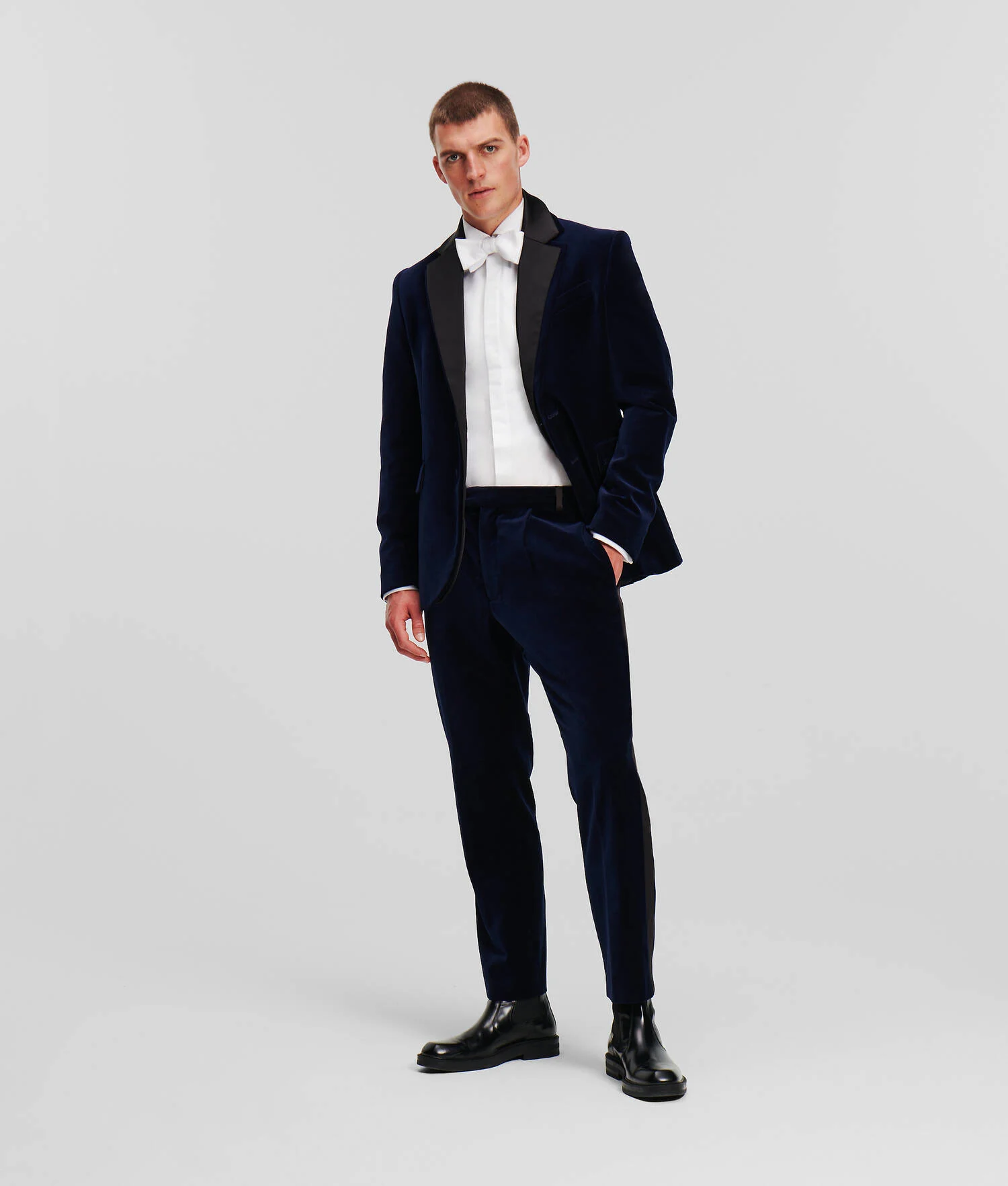 CHEMISE DE SOIRÉE AVEC NŒUD PAPILLON SÉLECTIONNÉE PAR HUN KIM