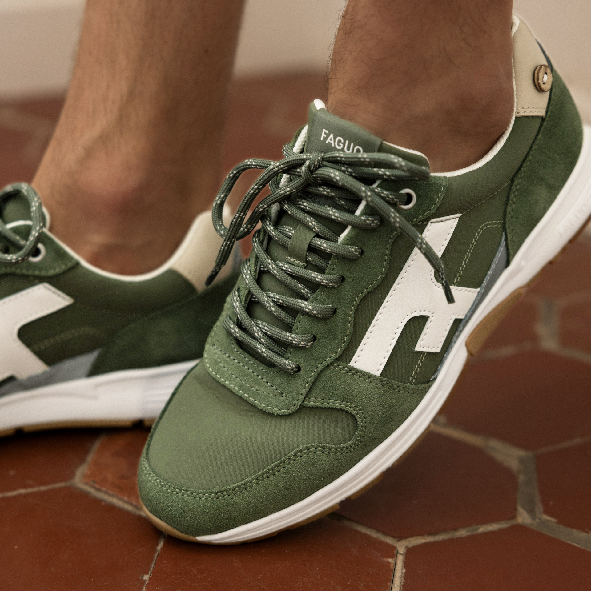 Runnings kaki polyester recyclé et suède - modèle olive