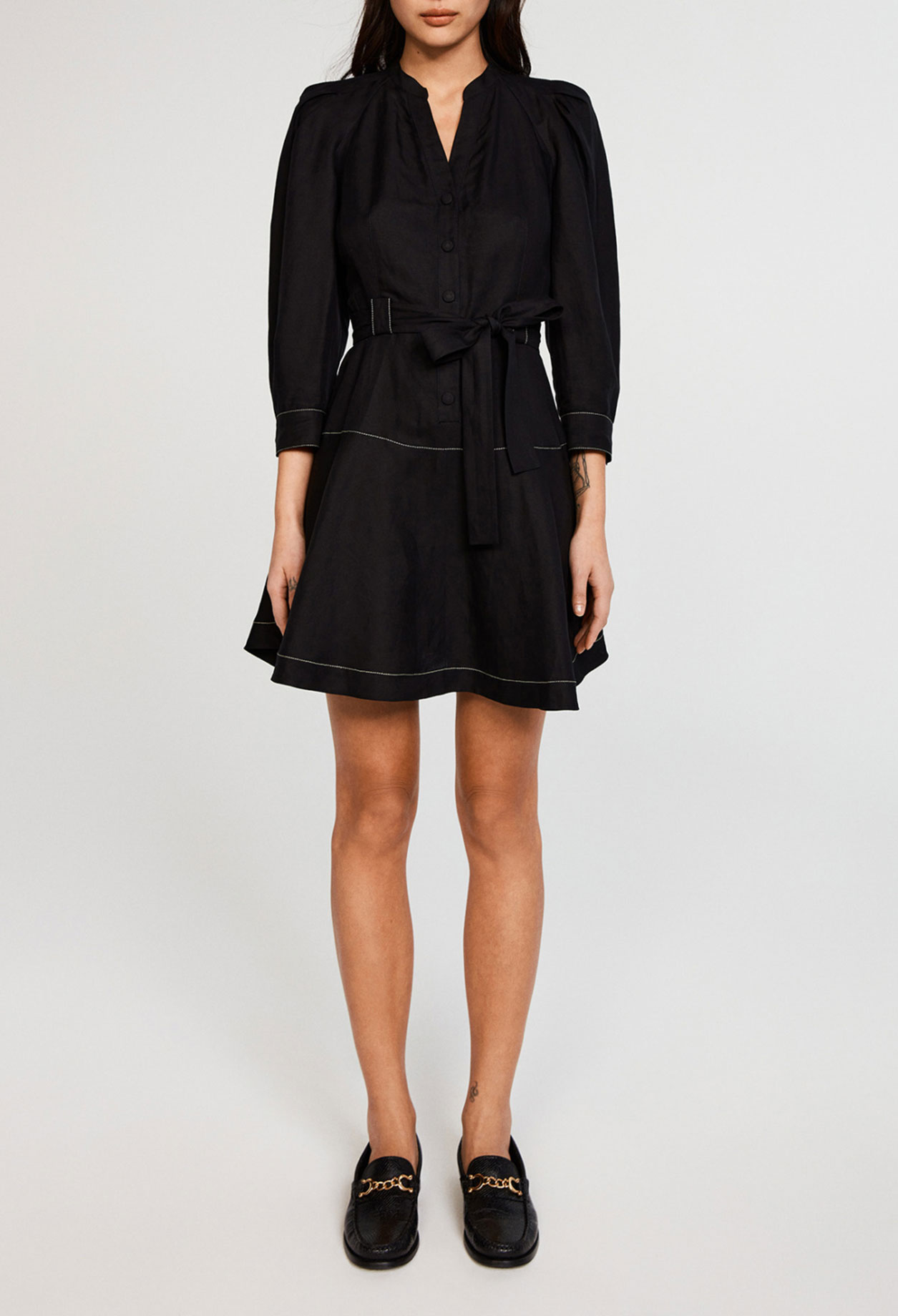 Robe courte cintree