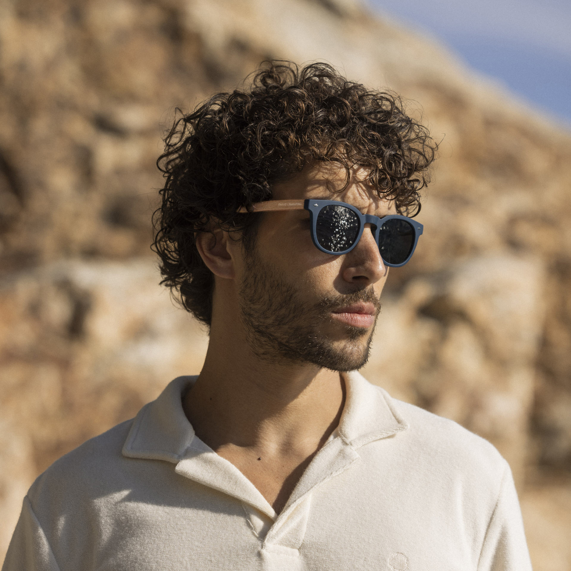 Lunette de soleil bleues plastique recyclé et bambou organique - modèle sunglass