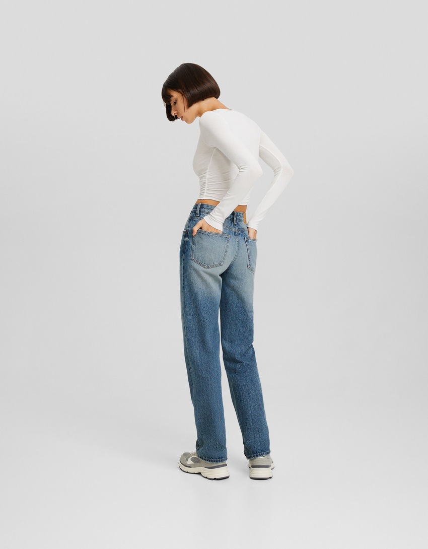 calça jeans de corte reto