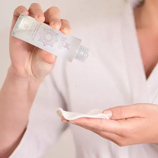 Demaquilante bifásico orgânico Boho Green para rosto e olhos 100ml