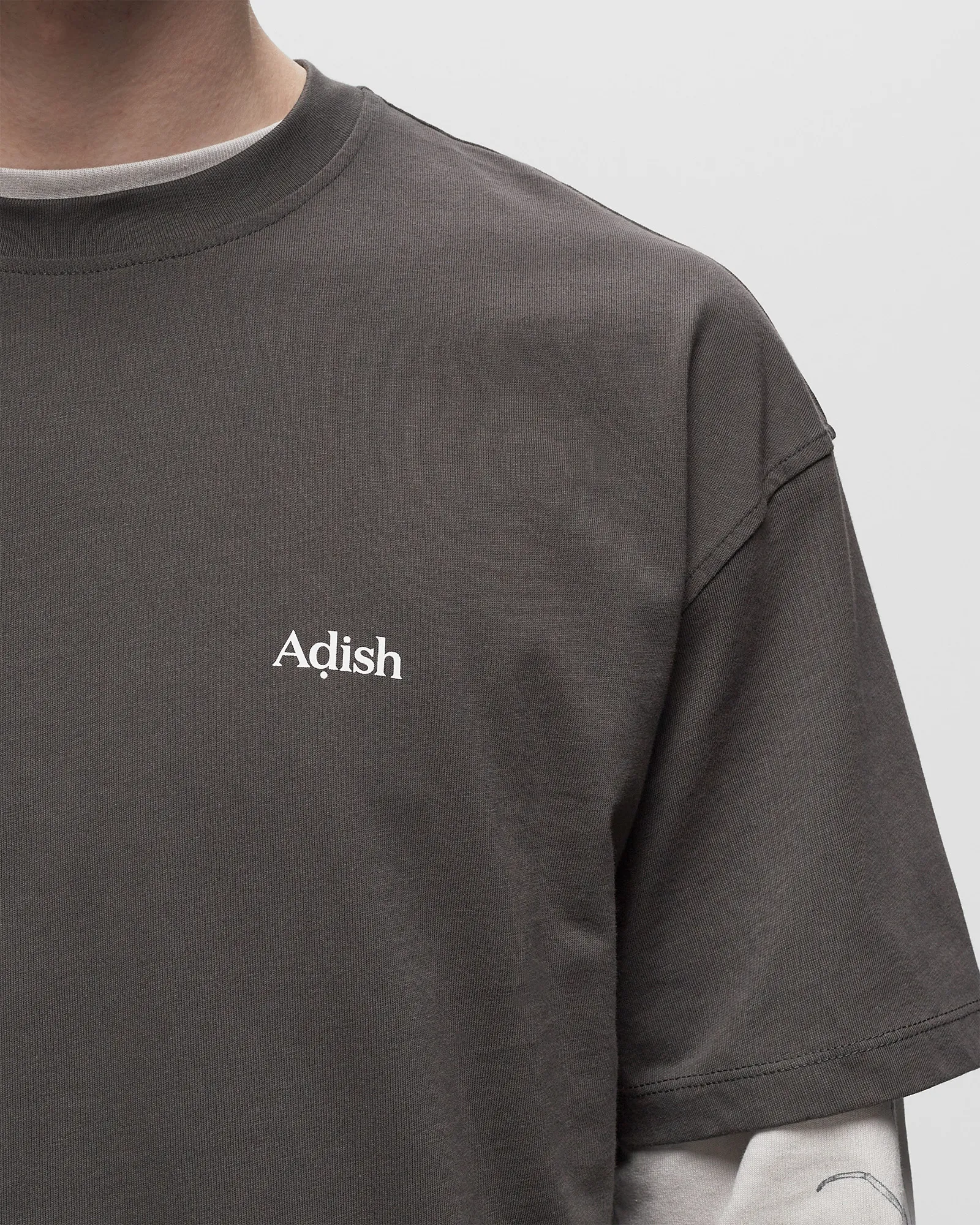 ADISH Short Sleeve Qatarat Logo T-Shirt