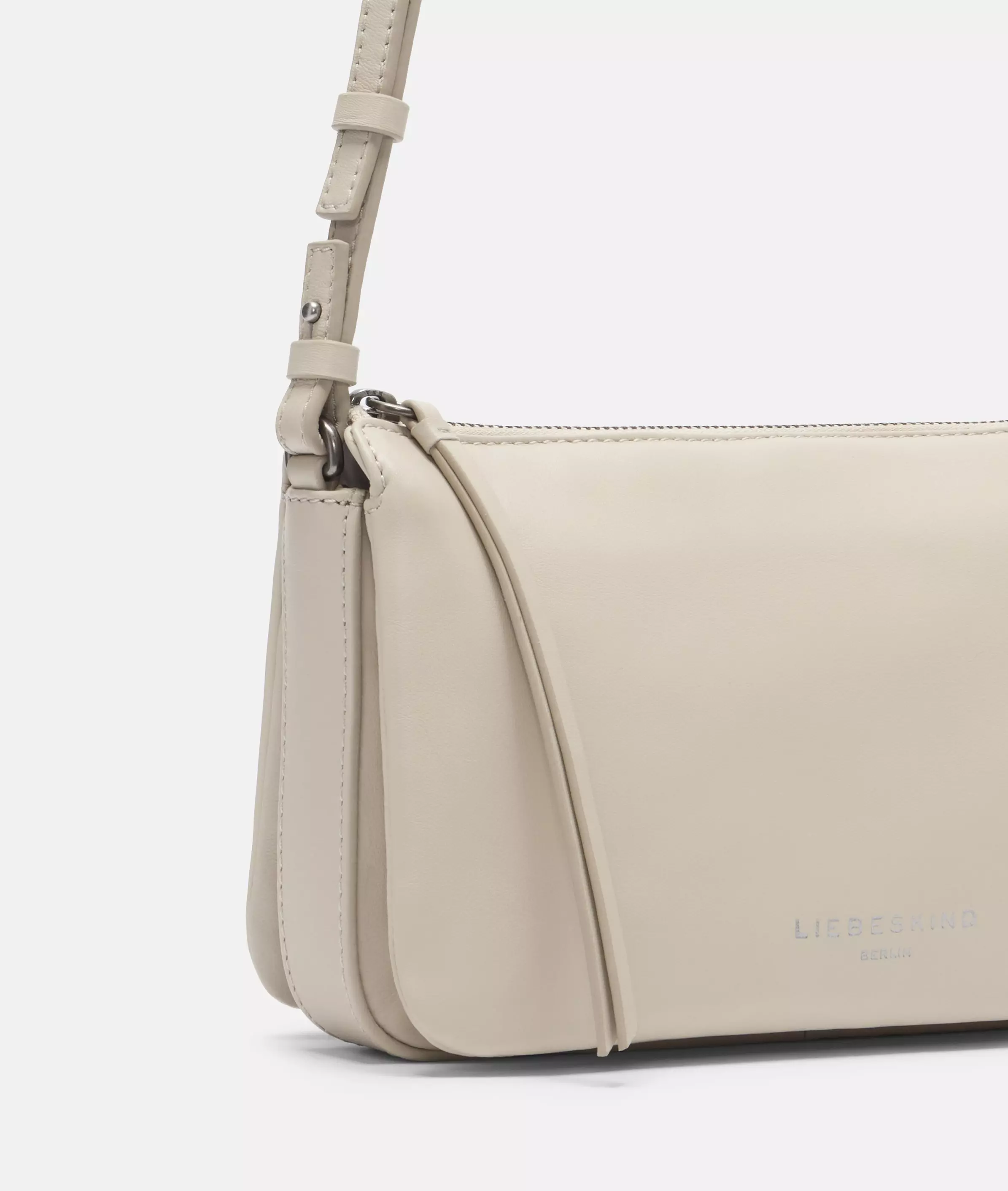 Crossbody Handy crossbody bag made from soft sheepskin