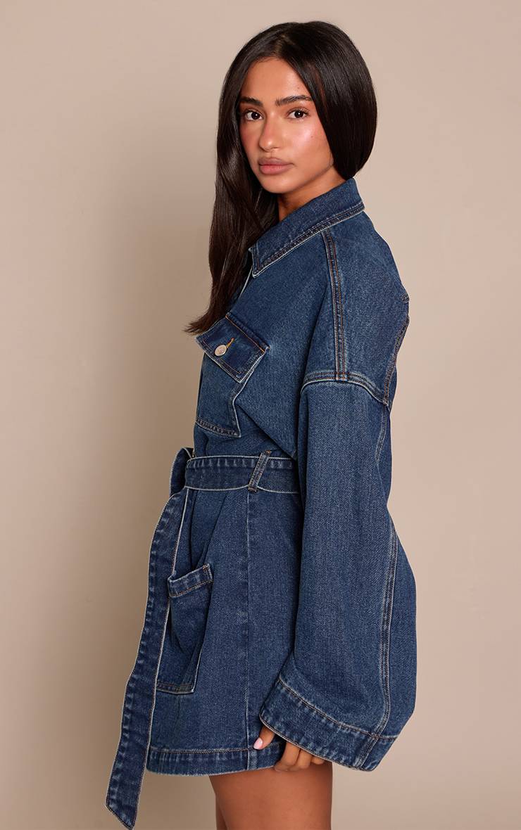 Mid Blue Wash Robe En Denim Petite À Poches Utilitaires Et Ceinture À Nouer À La Taille