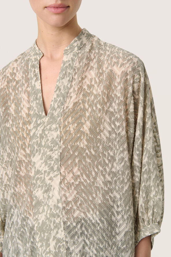 Soaked in Luxury SLOsaka Amily Blouse Shadow drop print