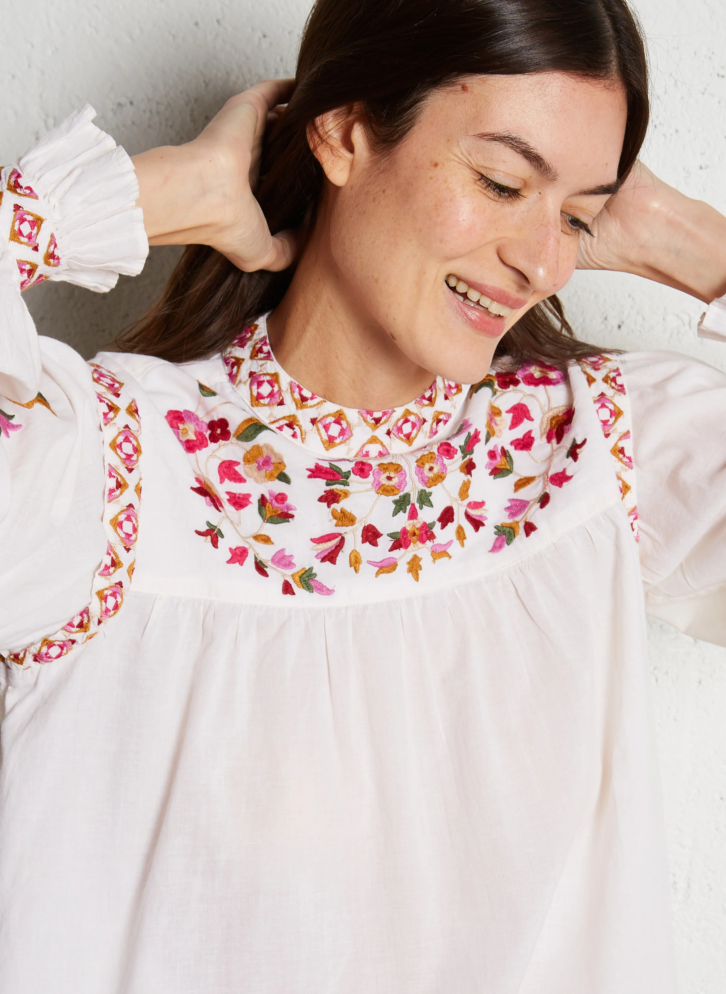 HIGOR - Top manches longues brodé en coton | Beige