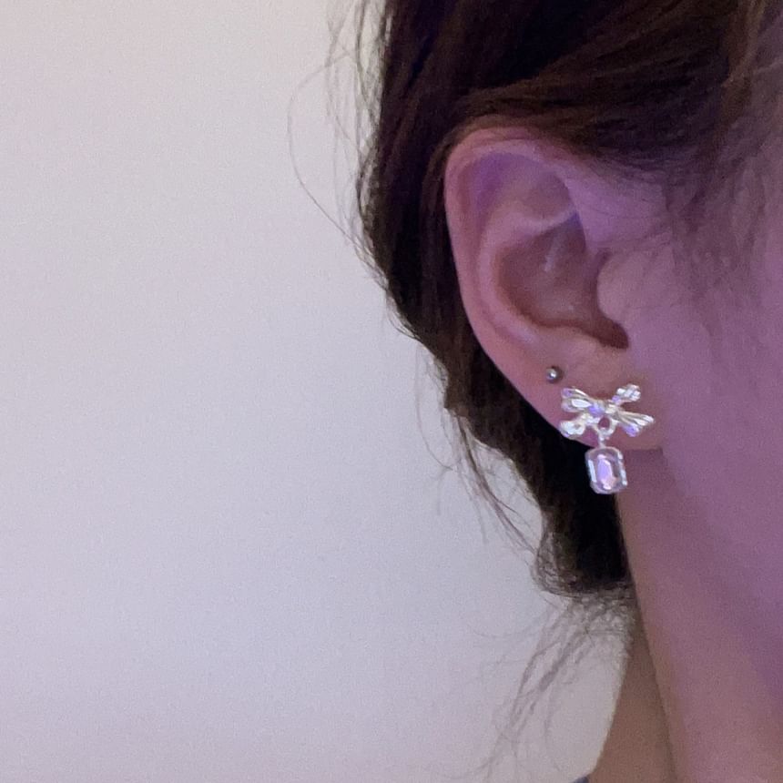 Sharkkira - Oorbel met strik en strasssteentjes / Ketting met harthanger