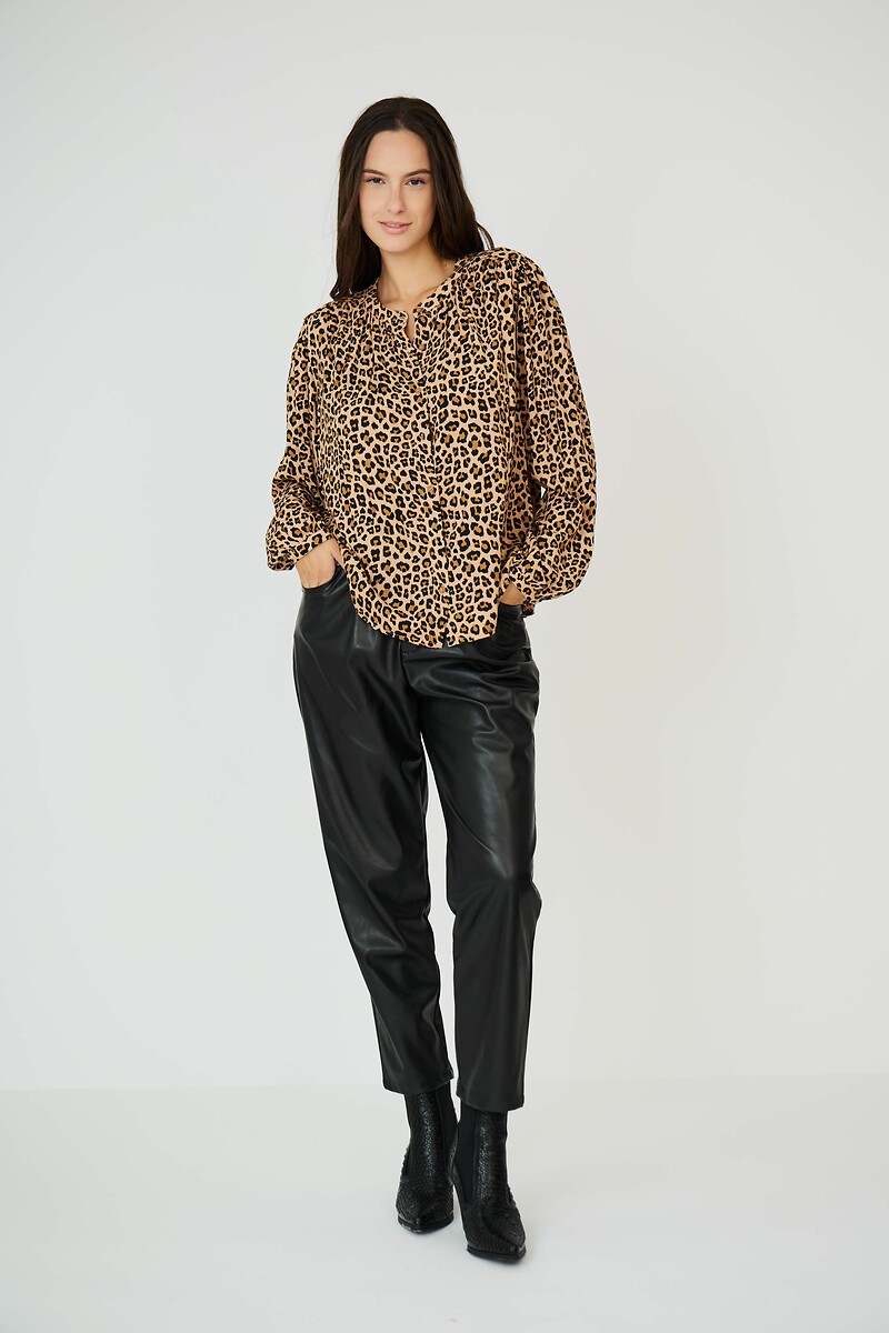 ATÉ BREVE<br>Blusa com decote em V