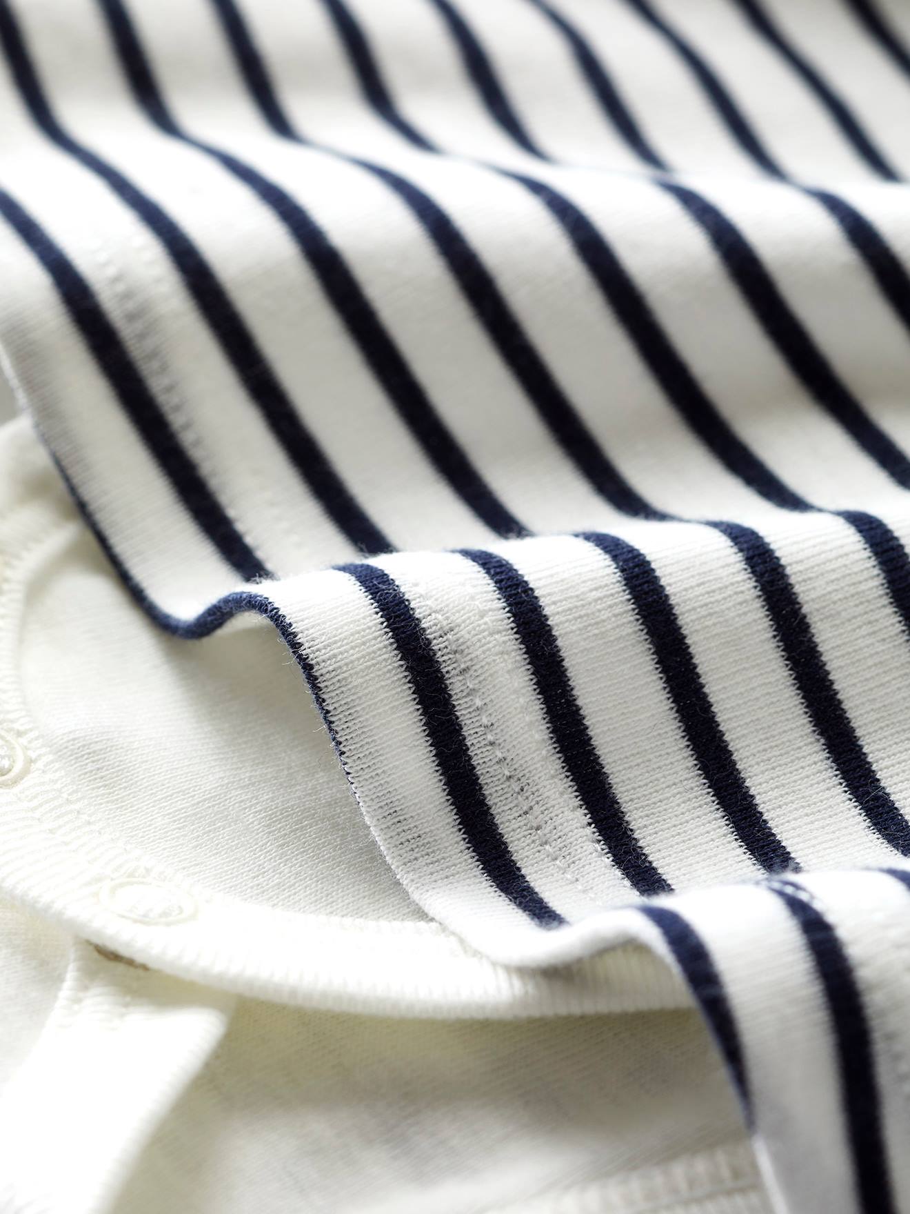Vestido de bebê com listras de marinheiro
