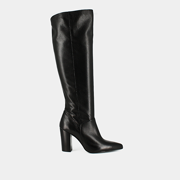 Bottes hautes à talons et bouts pointus  en cuir noir