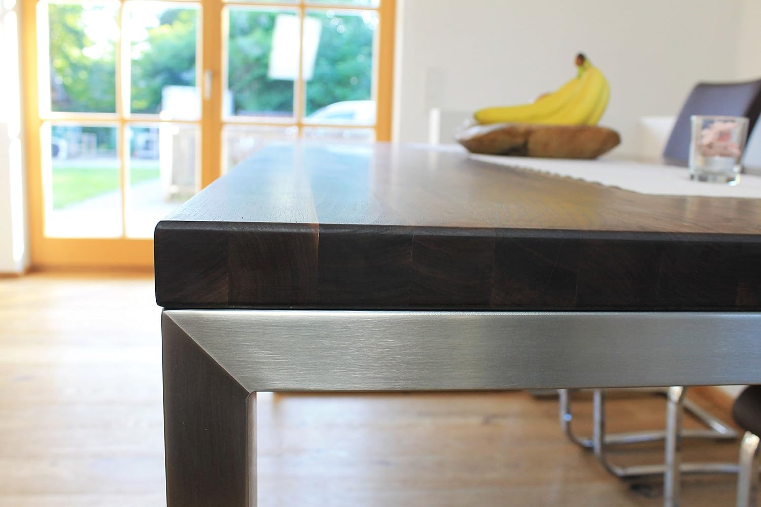 Esstisch Massivholz Edelstahl Serie Munich, Tisch Holz Nussbaum amerik. massiv 220 x 100 cm, Holztisch Edelstahl Metall Stahl, Premium Esstisch, Design Tisch Edelstahl Tischgestell