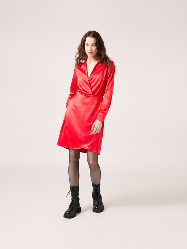 Robe courte en satin