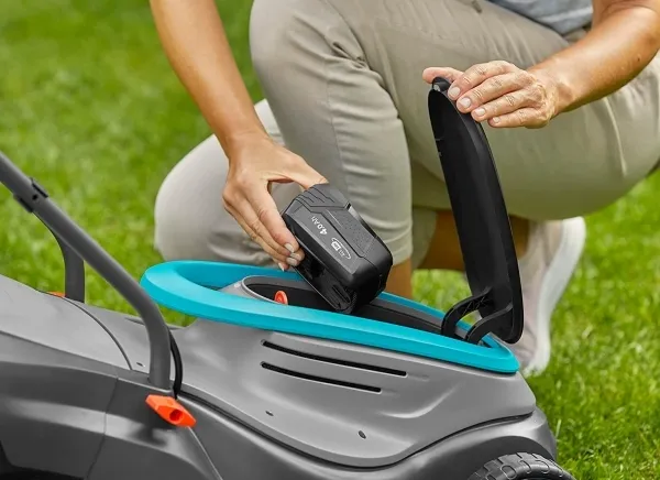 Gardena PowerMax Batteri Plæneklipper - 18V