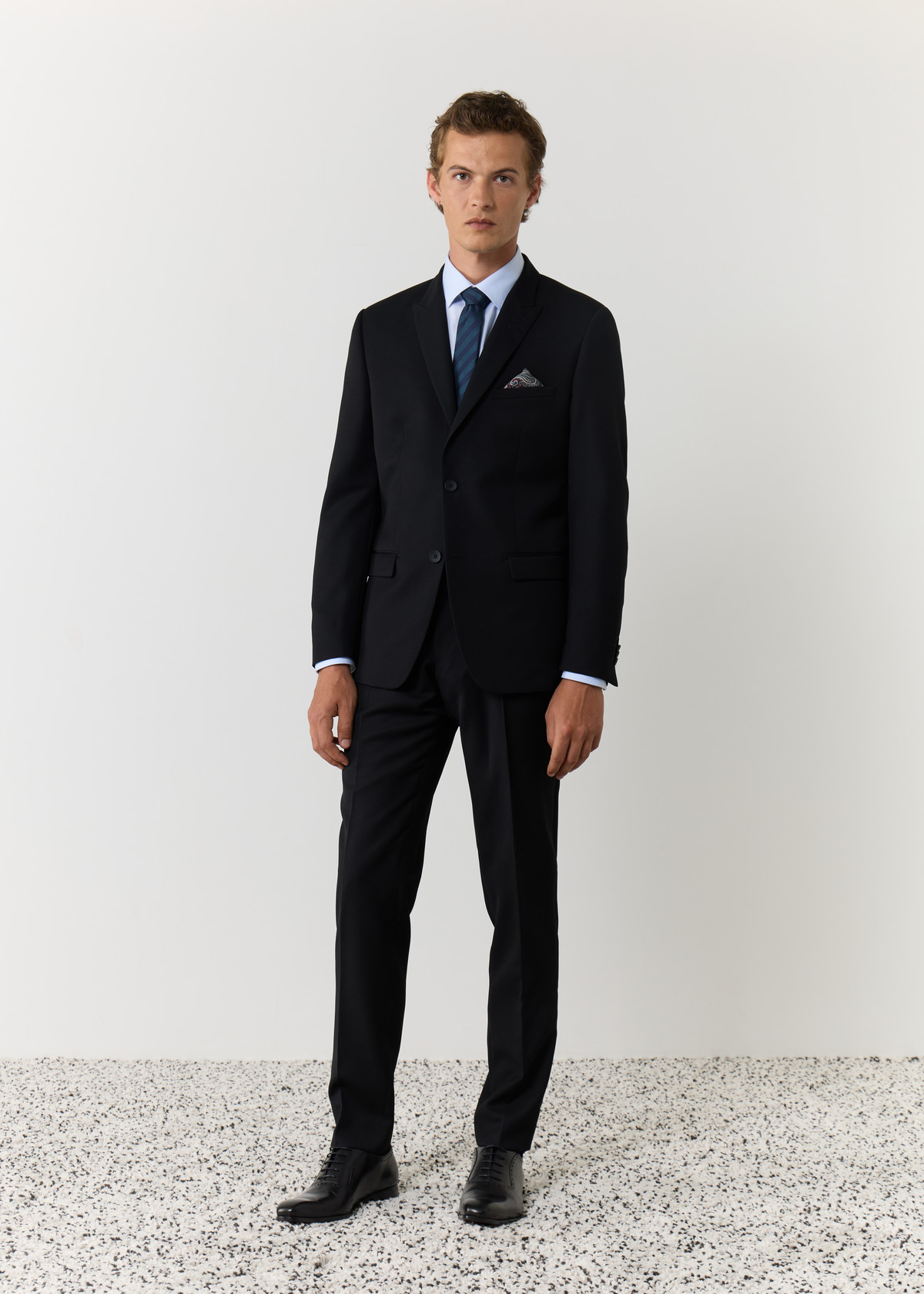Costume 2 pièces Slim en laine unie noire