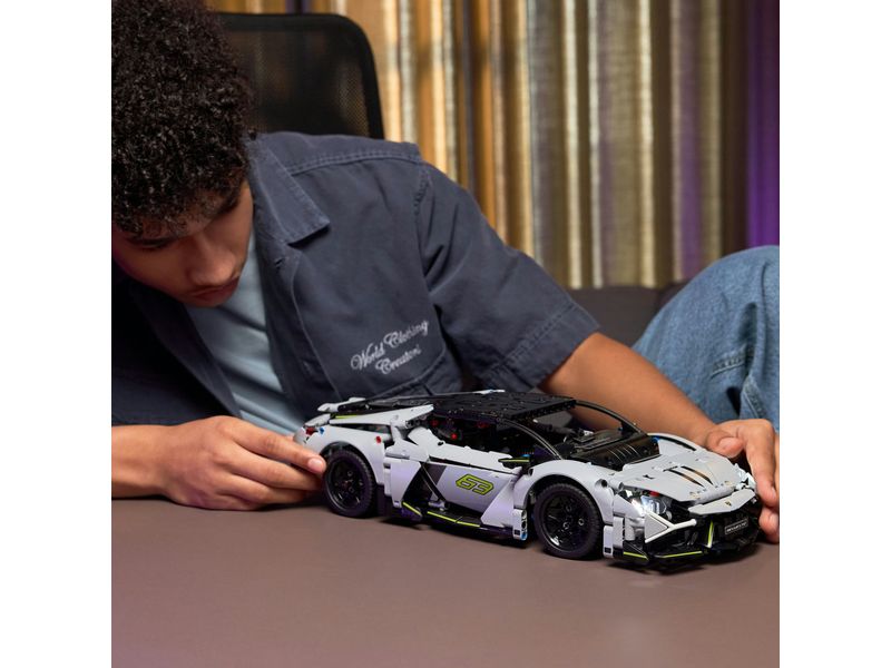 LEGO® Technic Lamborghini Revuelto Supersportwagen 42214 Faszinierendes Bauerlebnis