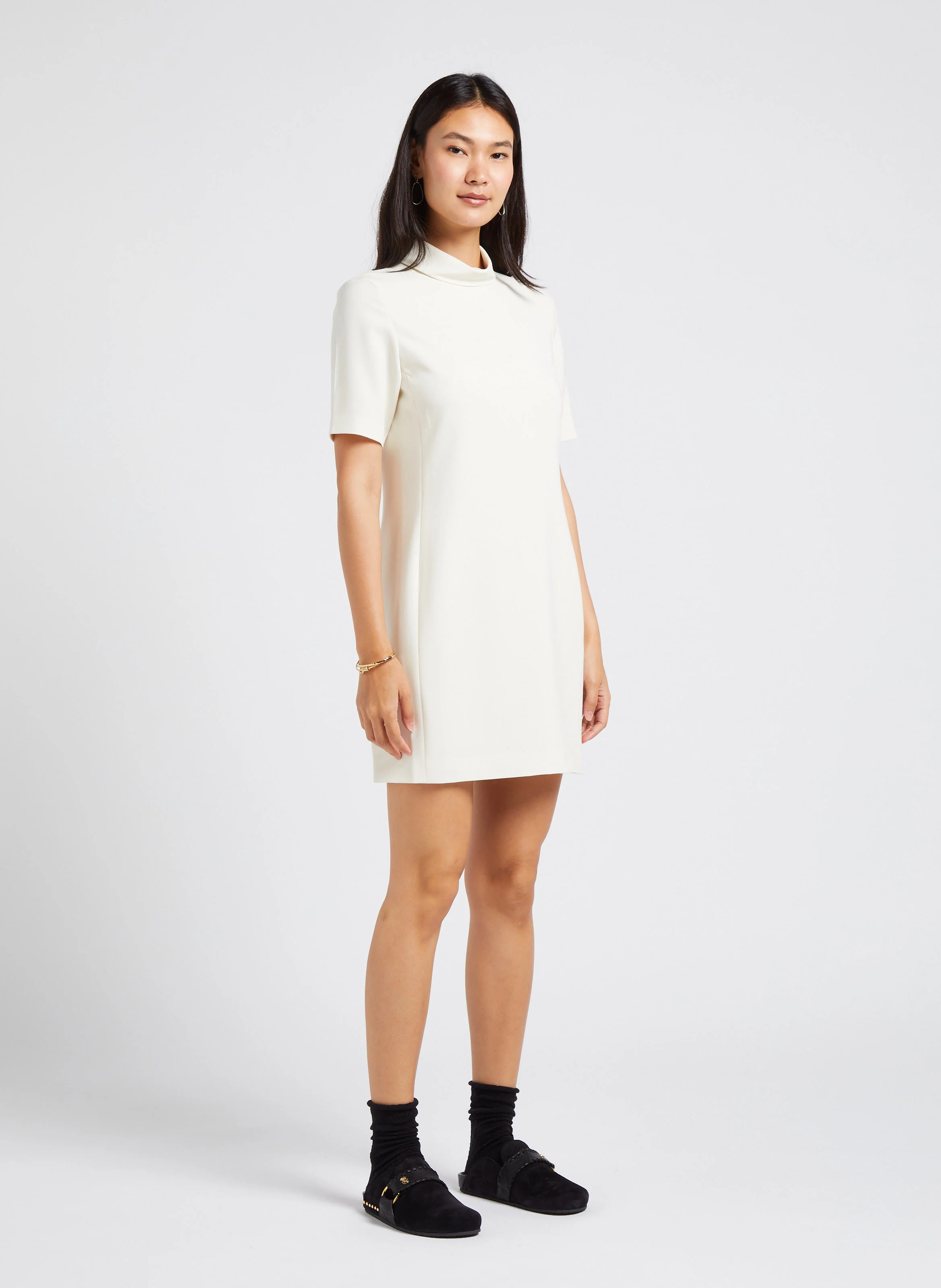 Robe courte droite col montant| Beige