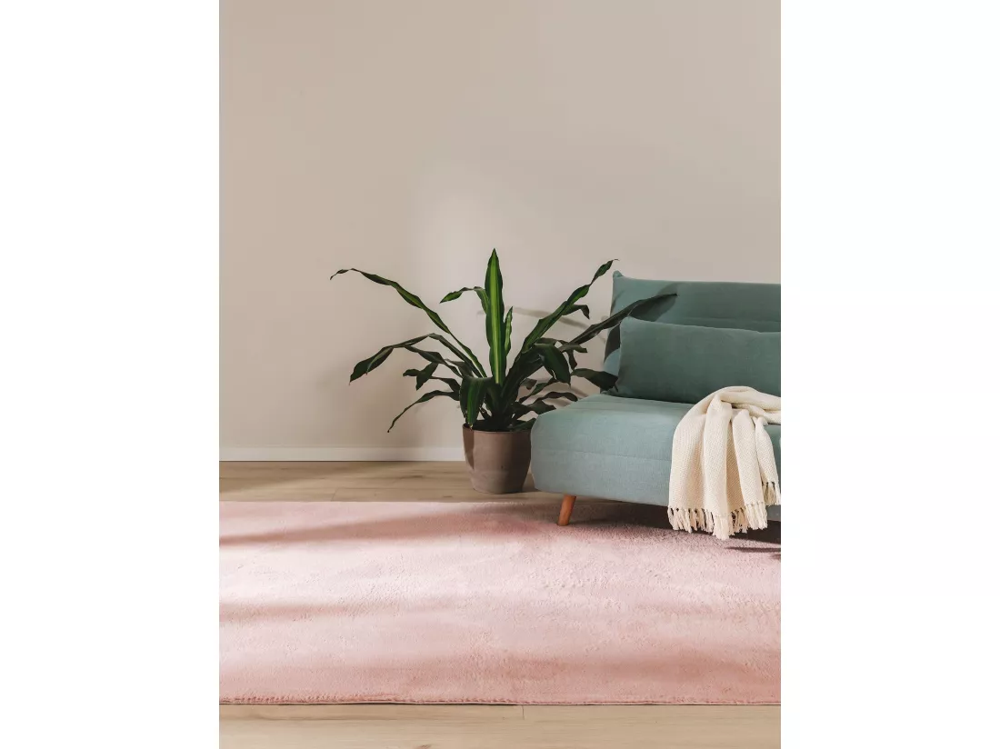 Tapis en fausse fourrure Furry Rose 140x200 cm