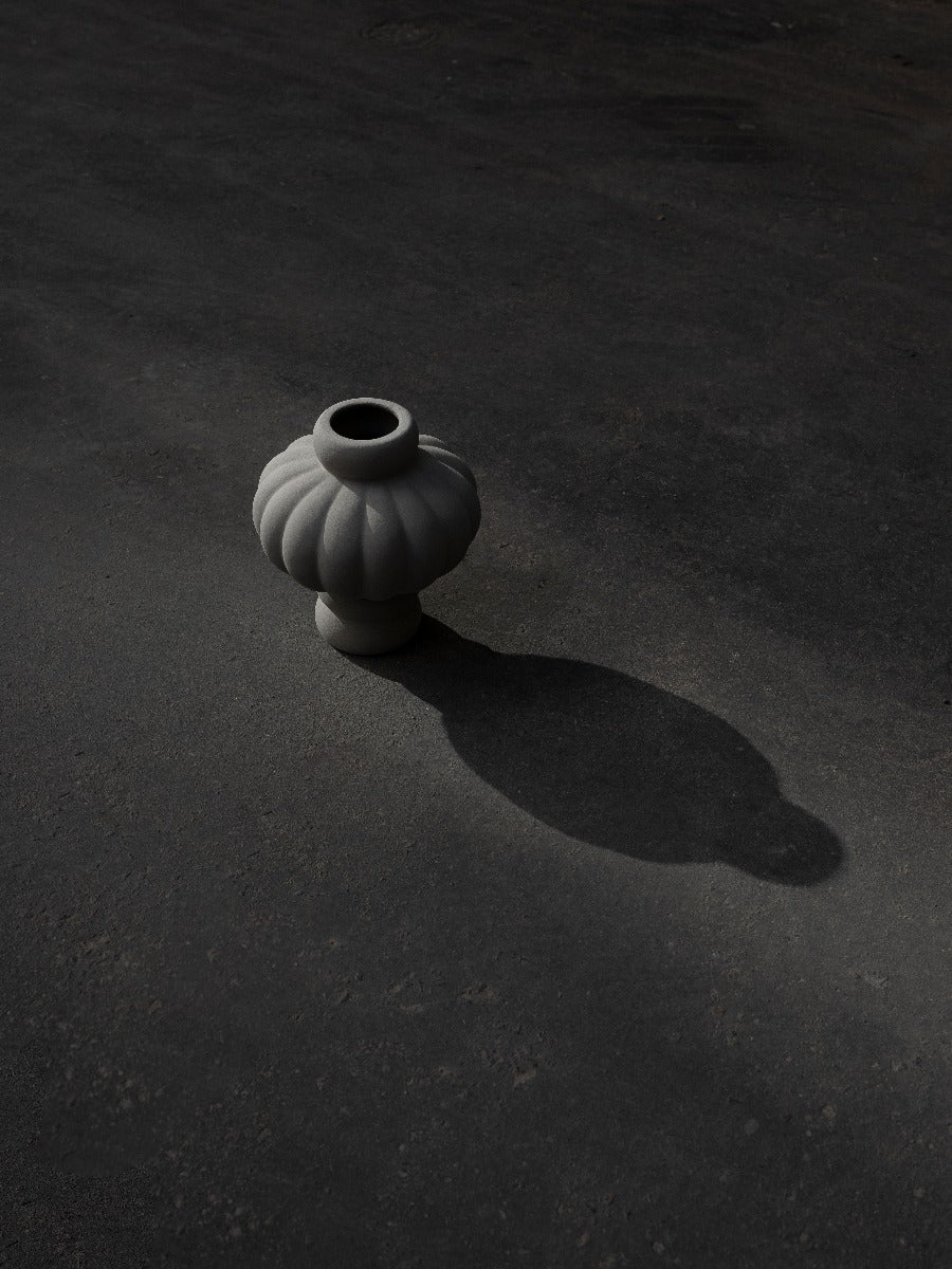 Louise Roe  Balloon vase #02, sanded grey - H:20 cm.