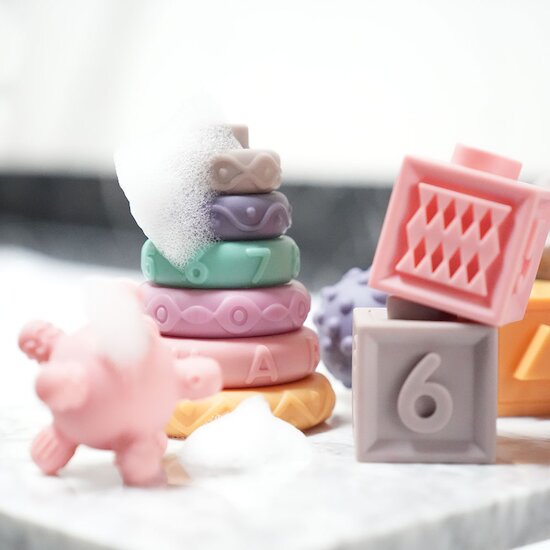Coffret d'éveil sensoriel   de               Formula Baby