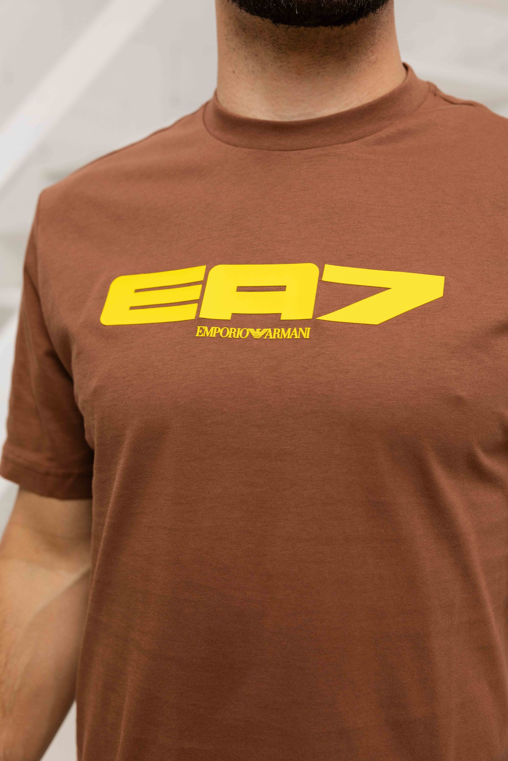EA7 Emporio Armani 7M000163 T-Shirt Heren Bruin/Geel
