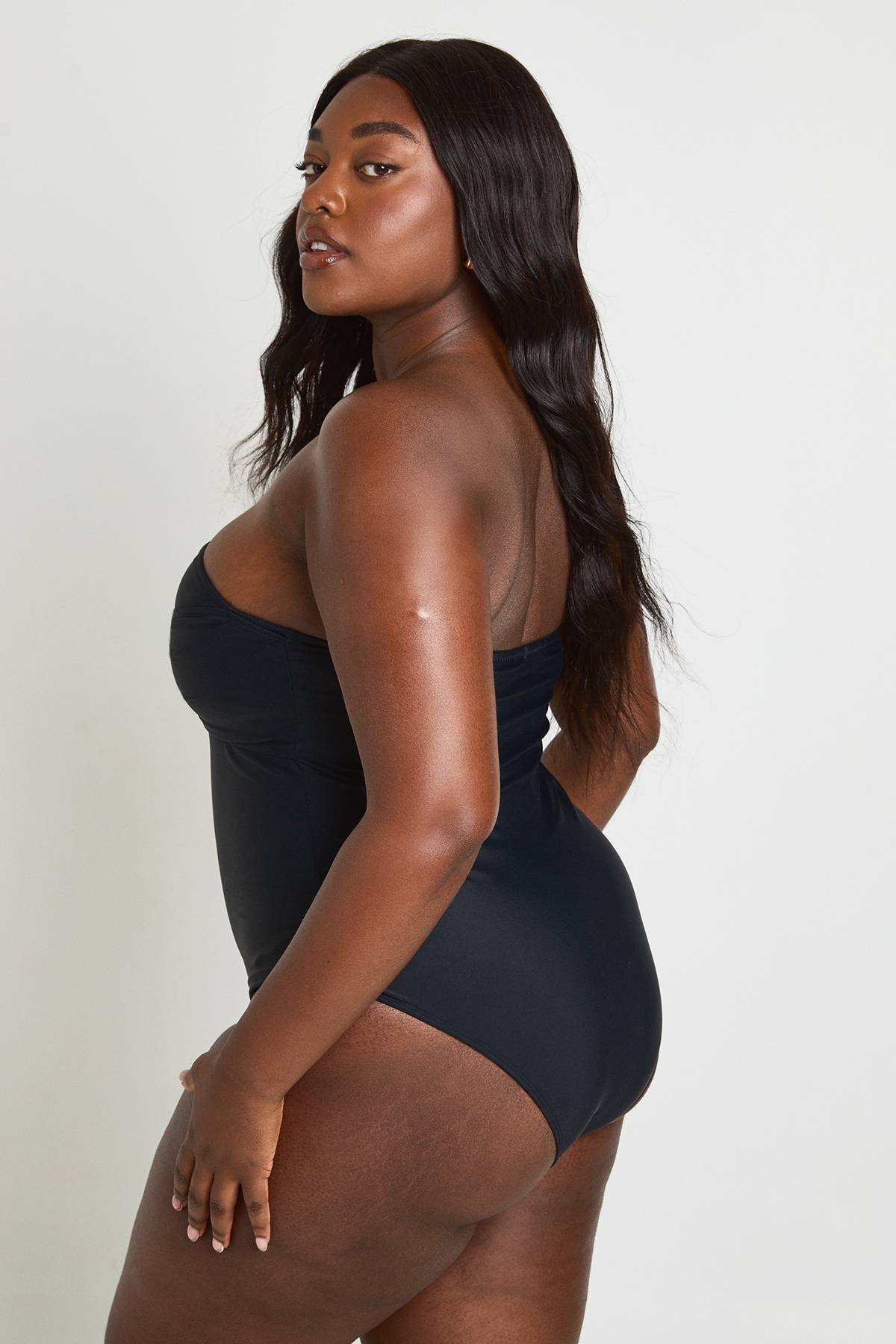 boohoo Maillot De Bain Bandeau Grande Taille Avec Détail Bordure Dorée