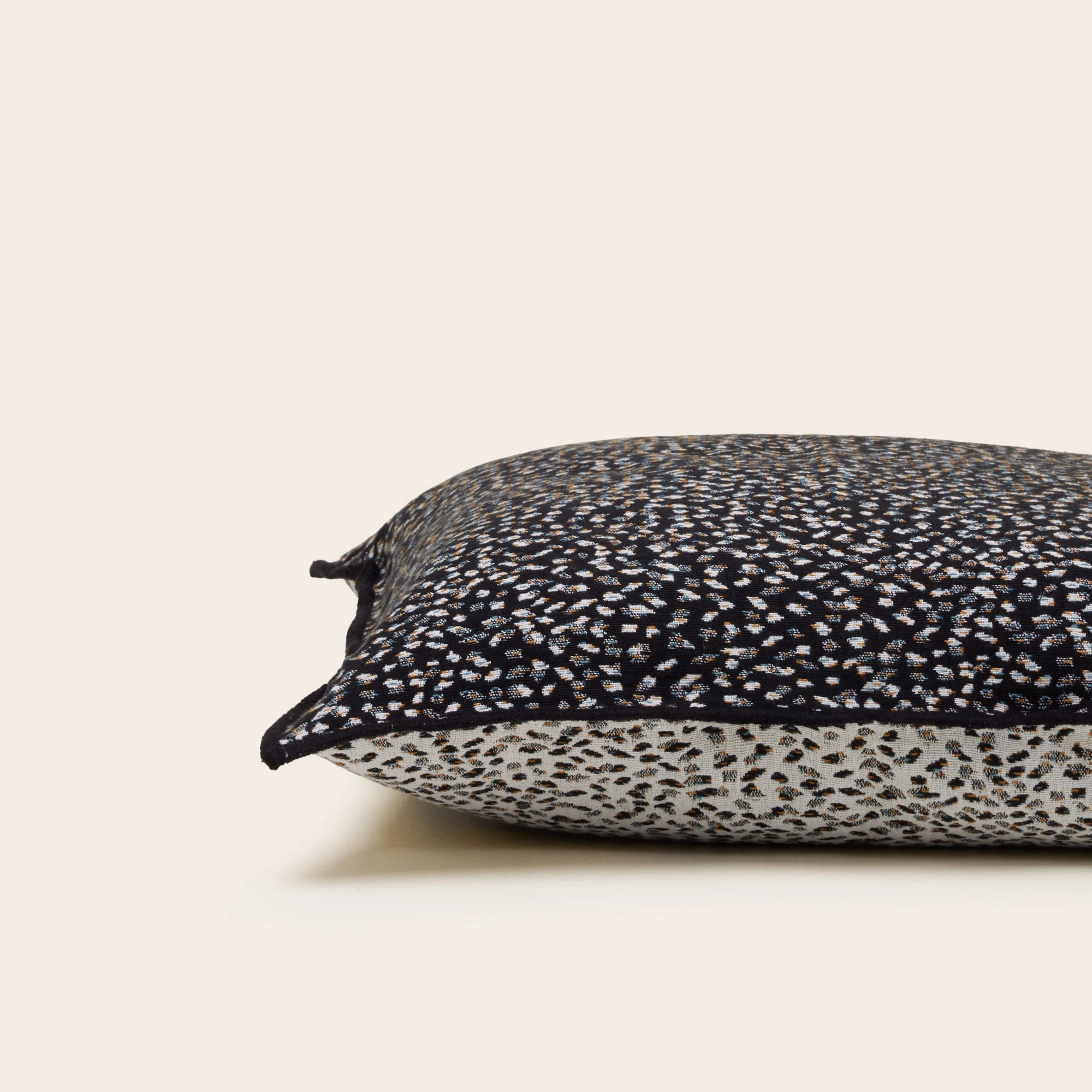 OCELO - Housse de coussin | Noir