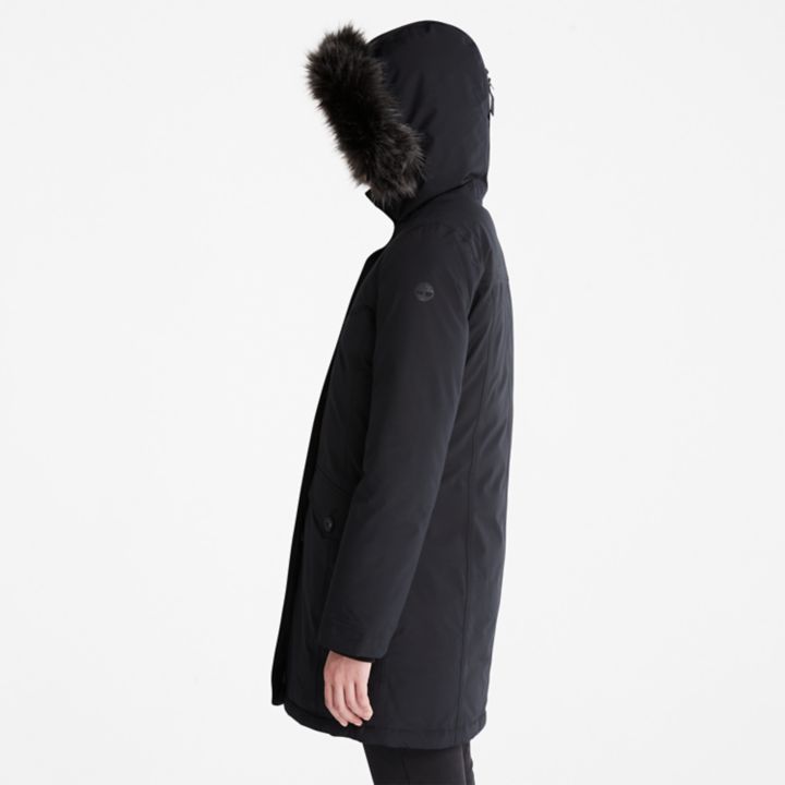 Jaqueta parka impermeável DryVent feminina na cor preta.