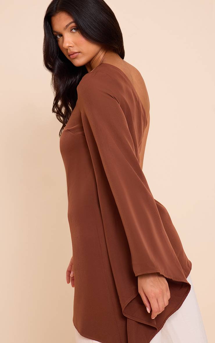 Chocolat Haut Long Tissé Asymétrique À Manche Évasée