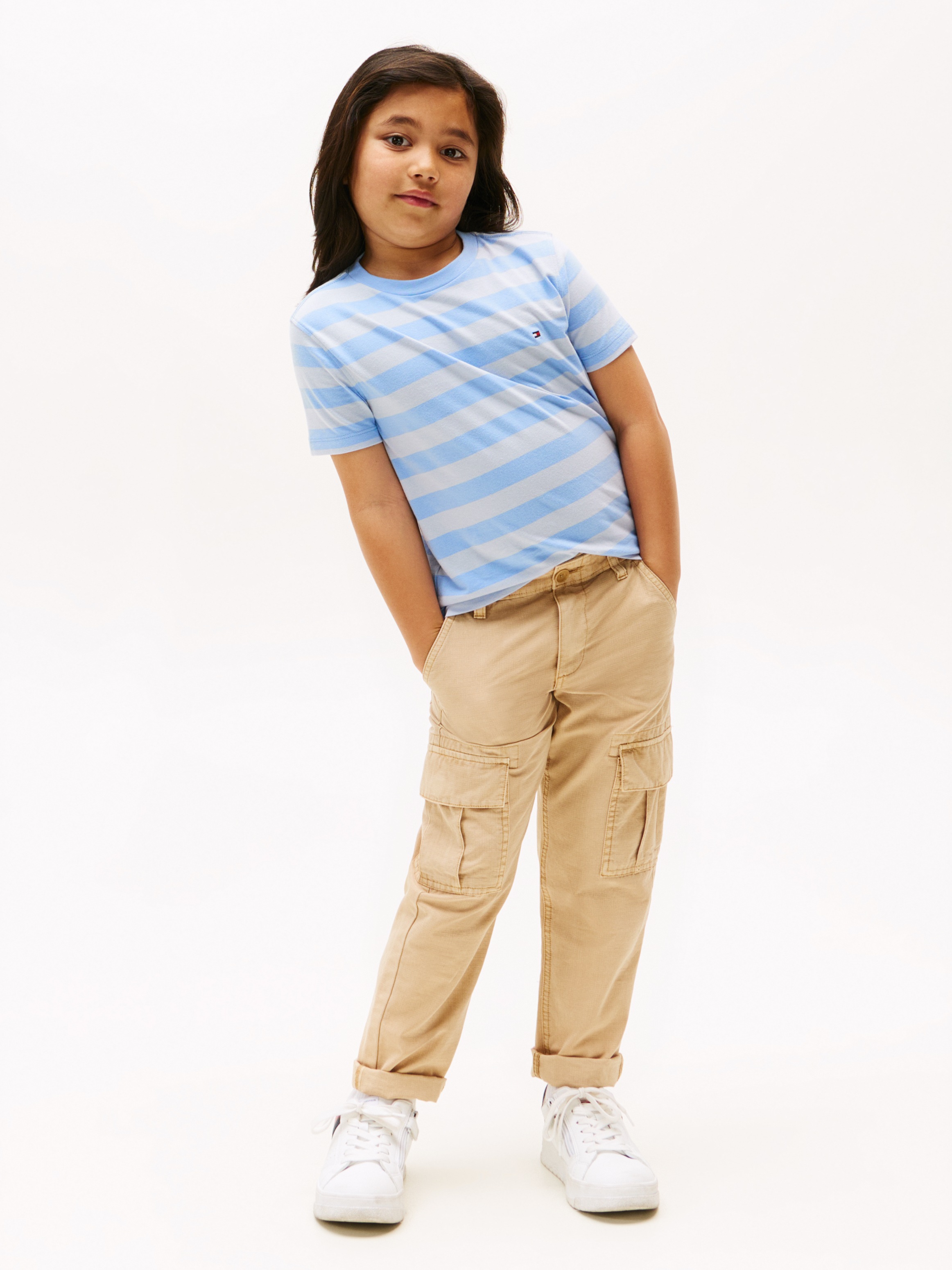 Tommy Hilfiger T-Shirt »ESSENTIAL COTTON TEE S/S«, mit Logostickerei