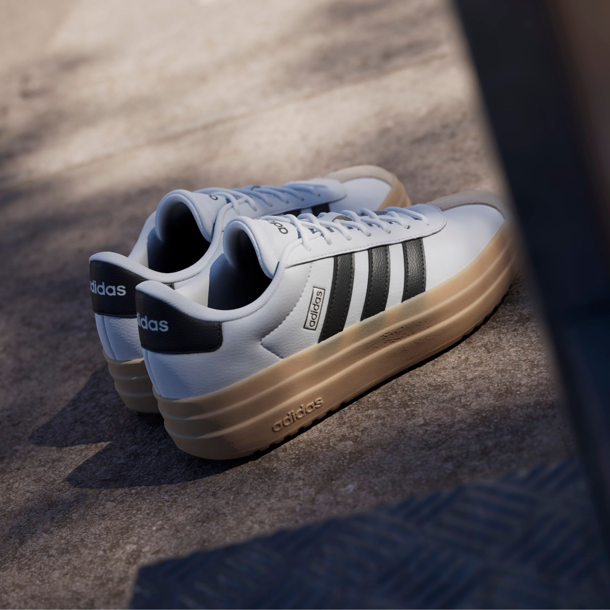 adidas Sportswear Plateausneaker »VL COURT BOLD«  Design auf den Spuren des adidas Gazelle Bold