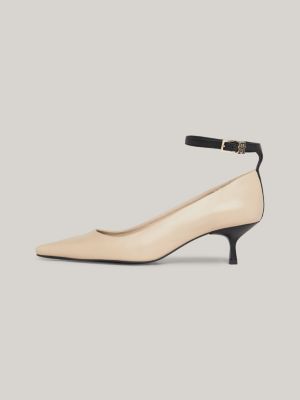Sapatos de salto baixo de couro com bico fino