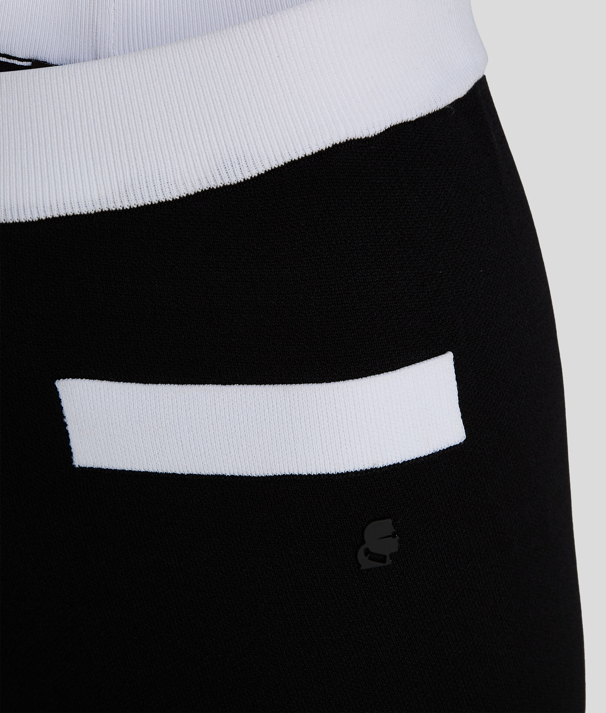PANTALON AJUSTÉ EN MAILLE