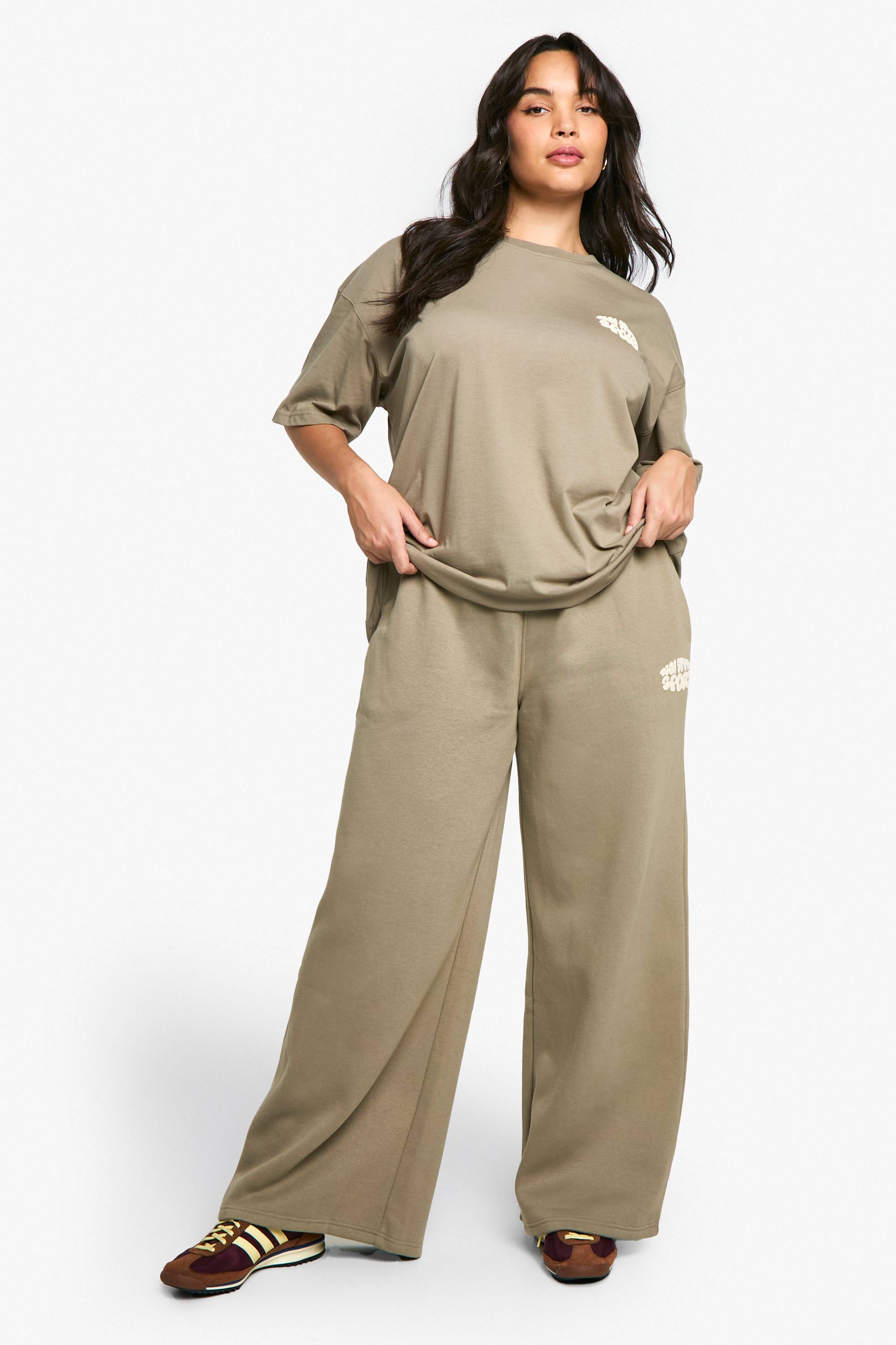 Plus DSGN Studio Sport Jogger à jambe droite à imprimé Puff