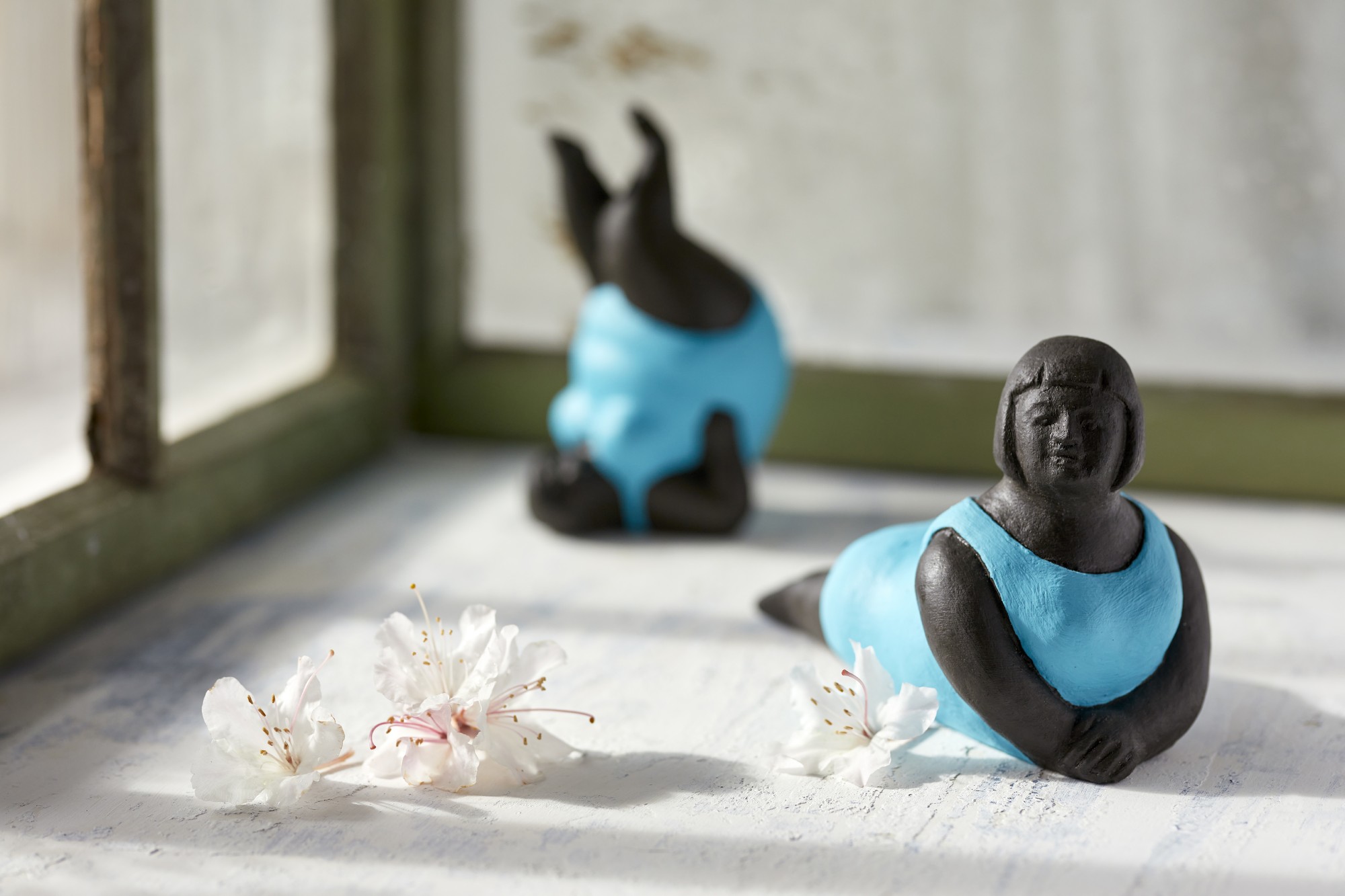 Zementfigur 'Yoga Lady', blau, schwarz, H 10 cm, B 20 cm, T 8 cm günstig bestellen