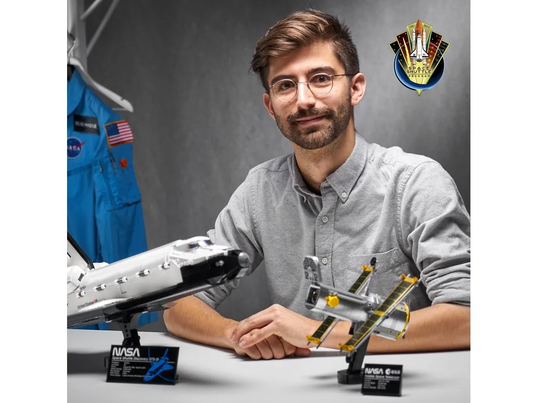 LEGO Creator Expert 10283 NASA Space Shuttle Discovery