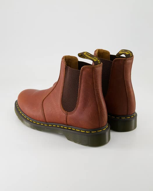 Dr. Martens 2976 Chelsea Boots in Braun