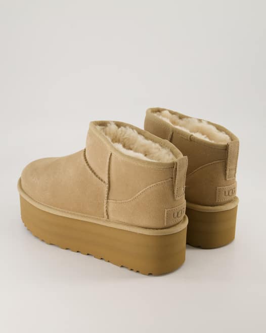 UGG Classic Ultra Mini Platform Winterschuhe in Beige