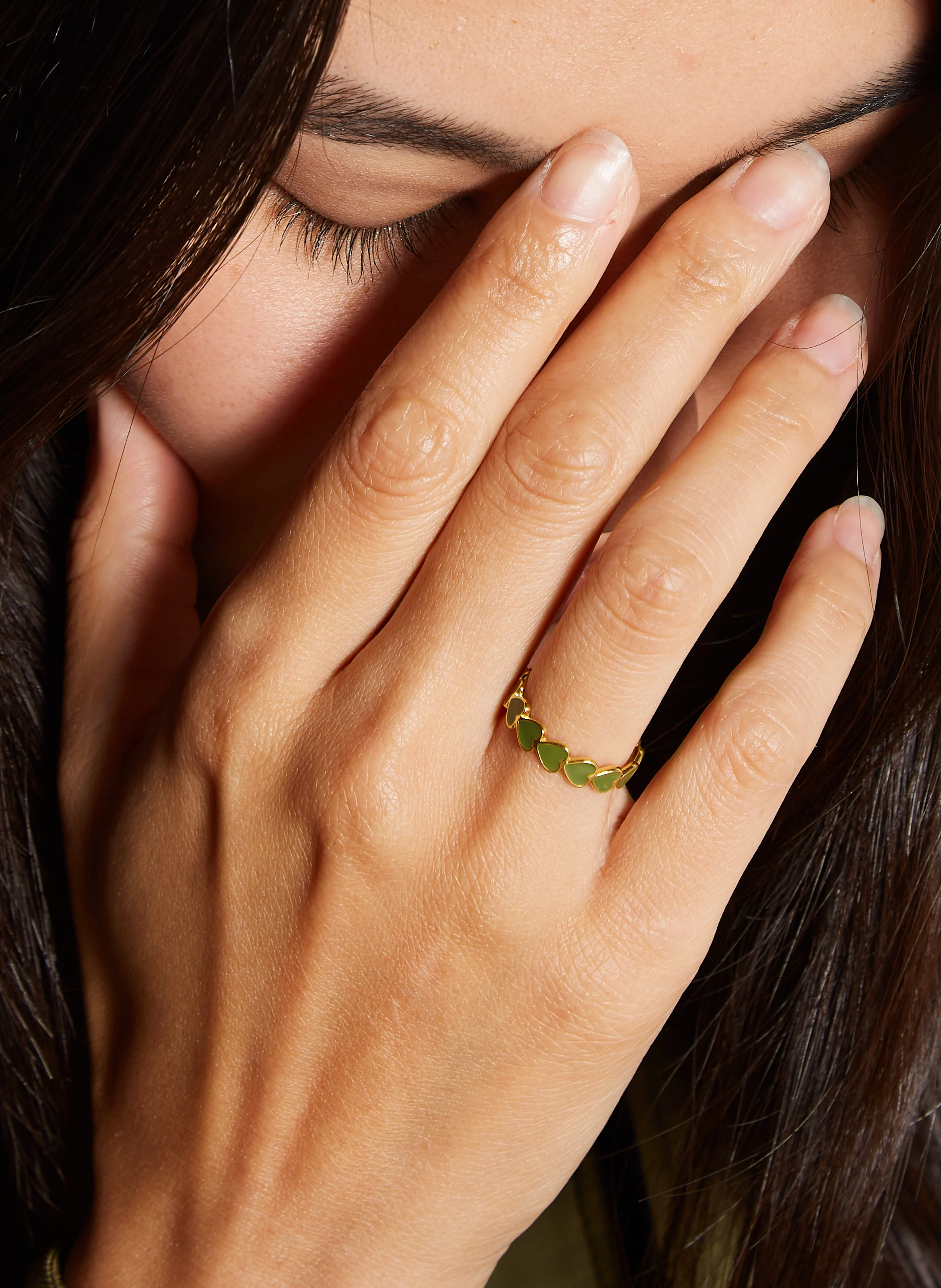 CORA - Bague ouverte à motif coeur en laiton | Vert