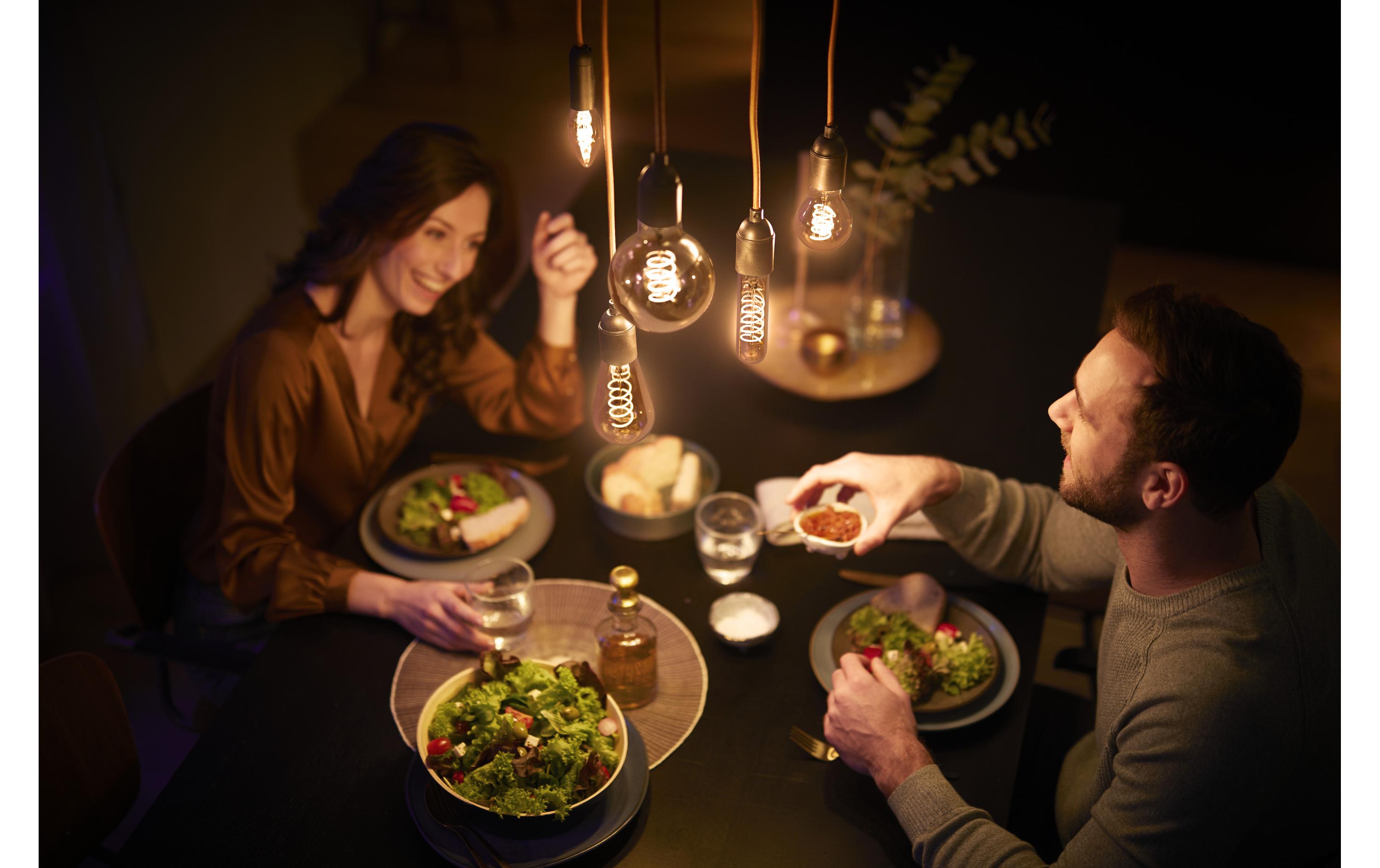 Lampe LED classic-giant 40W E27 A160 GOLD DIM WarmweissDekoratives LED-Leuchtmittel G160 mit sichtbarem Glühfaden und flammenfarbiger Farbtemperatur