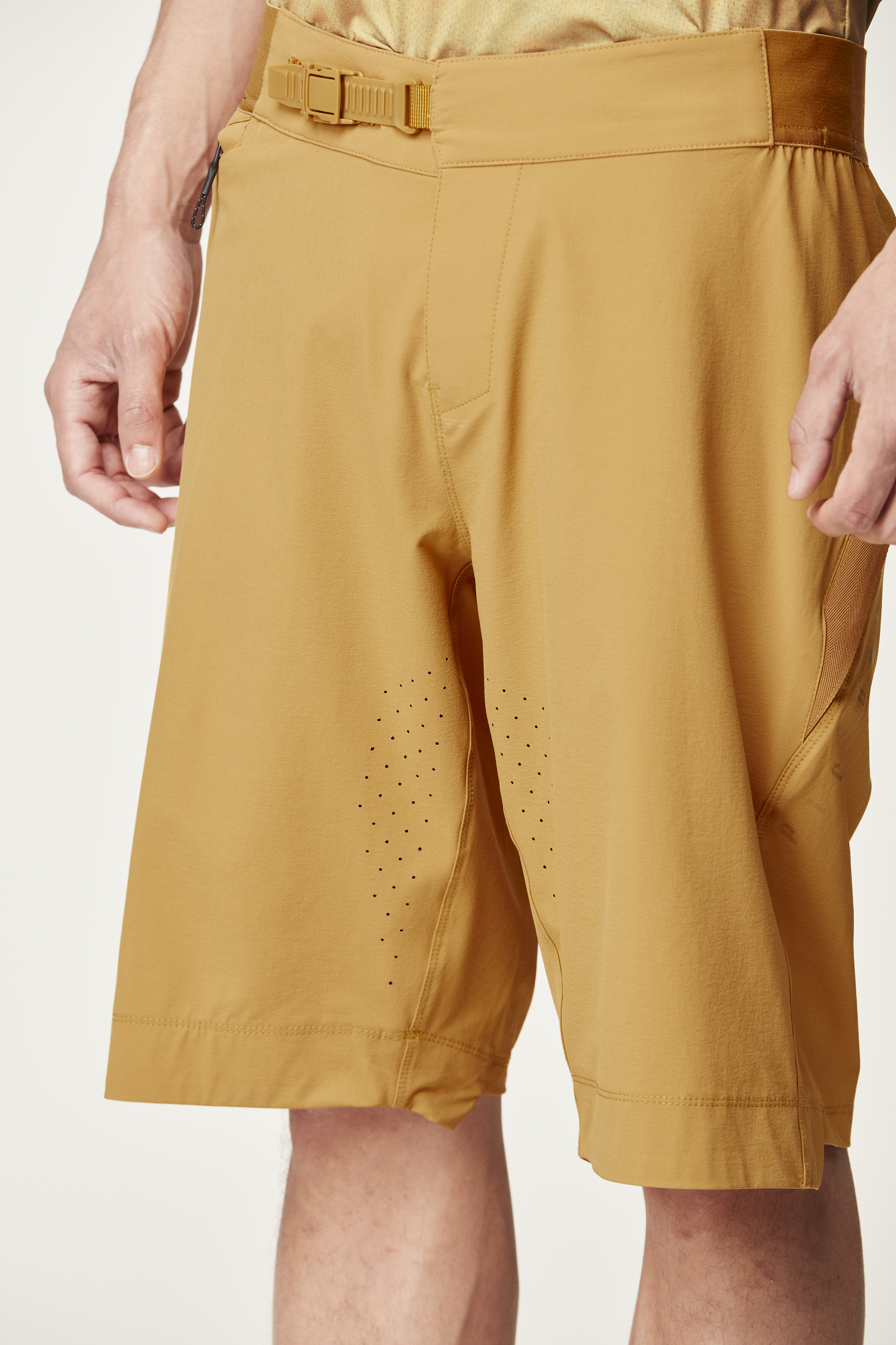 Vellir Stretch Shorts