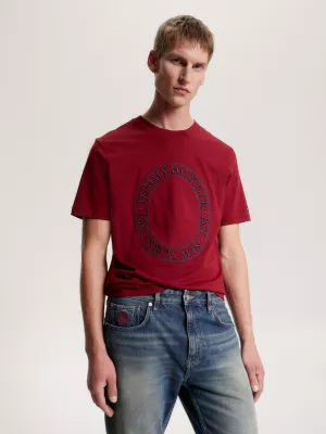 Camiseta com bordado de logotipo