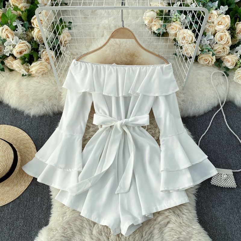 Lucuna - Romper met klokmouwen, off-shoulder en strikceintuur