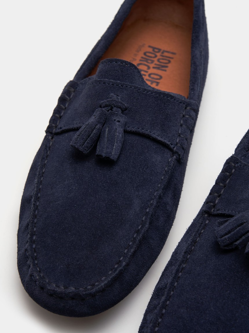 Loafers unissexo em camurça com berloques