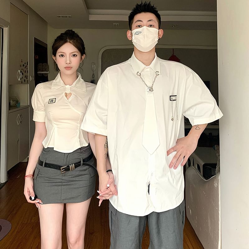 Azure - Koppel bijpassende korte mouwen kraag applicatie shirt / hoge taille effen mini cargo rok / shorts (verschillende ontwerpen)