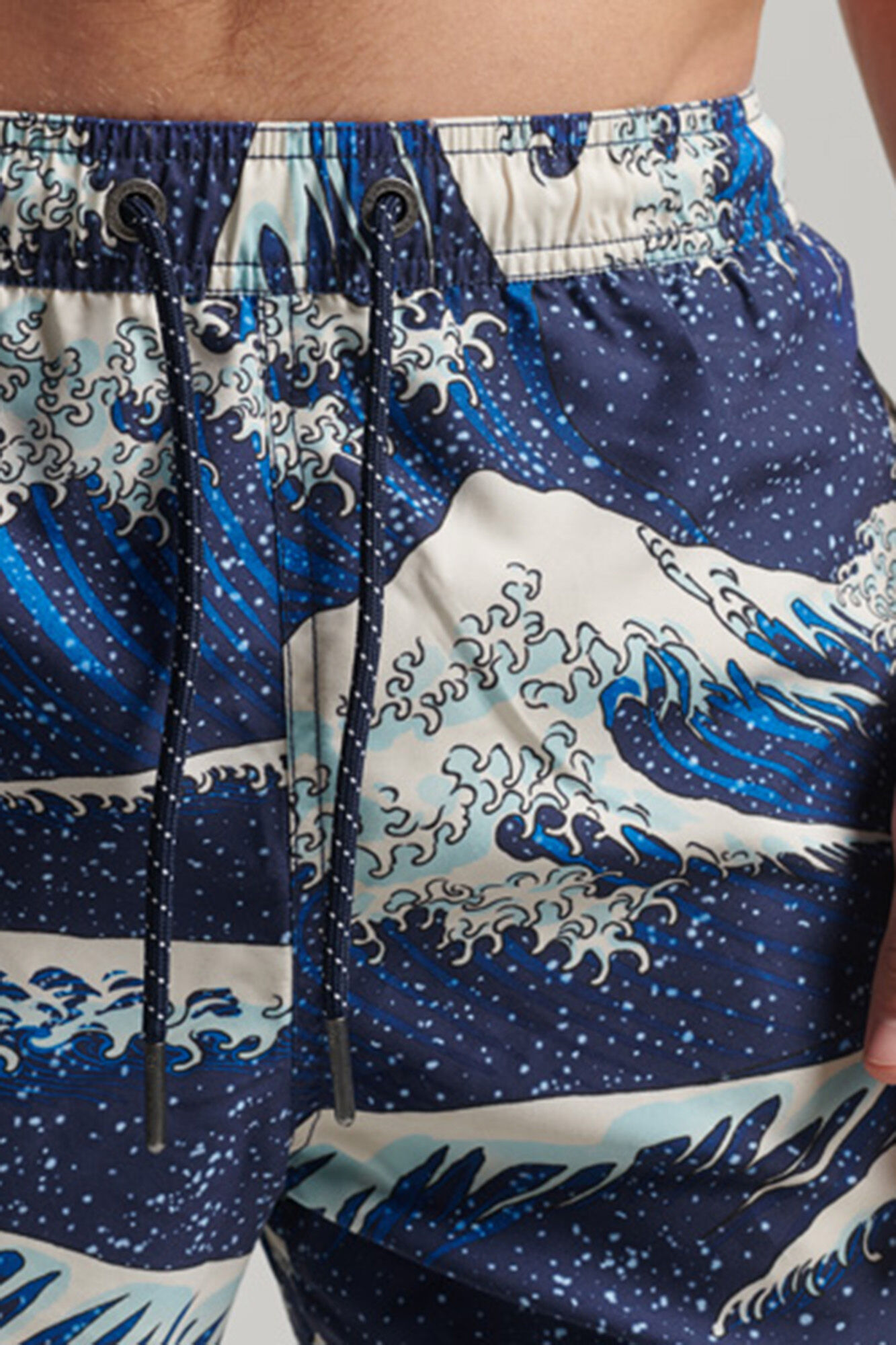 Maiô com logo vintage e estampa havaiana - Estampa azul